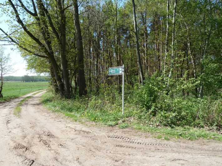Sandweg mit neuem Schild